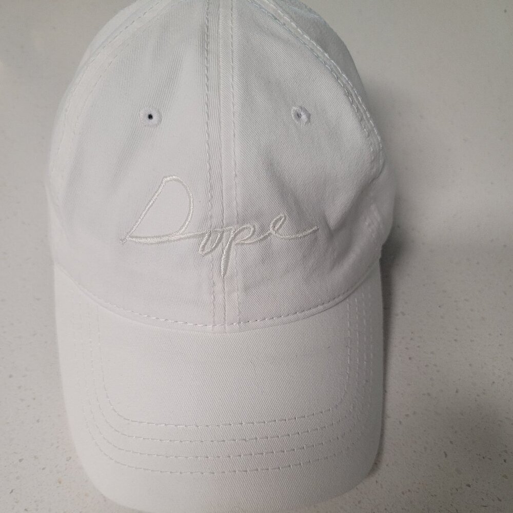 Dope White Adjustable Script Logo Relaxed Fit OSFA Pre-Owned Great Condition